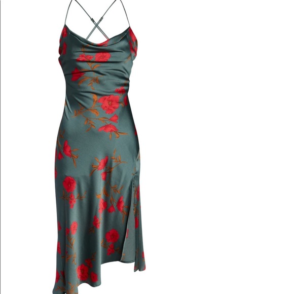 Tie Detail At Back BNWT GORGEOUS SIZE 6 Womens Paisely Satin Wrap Dress